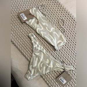 Stone fox set. Color- aloe lines